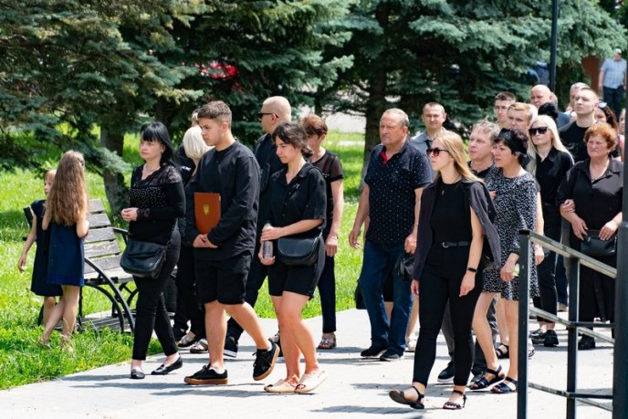 Отримав важкі поранення у Бахмуті: на Закарпатті поховали захисника – 02 Отримав важкі поранення у Бахмуті: на Закарпатті поховали захисника – 02