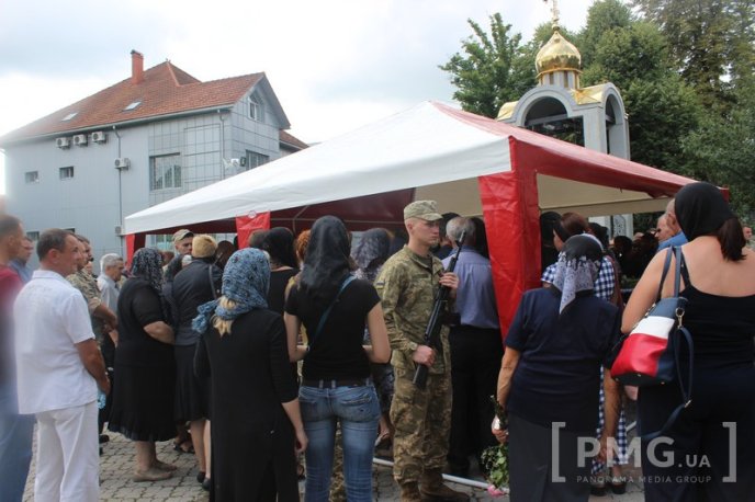 Мукачівці прощаються із загиблим бійцем АТО Олексієм Калабішкою – 04