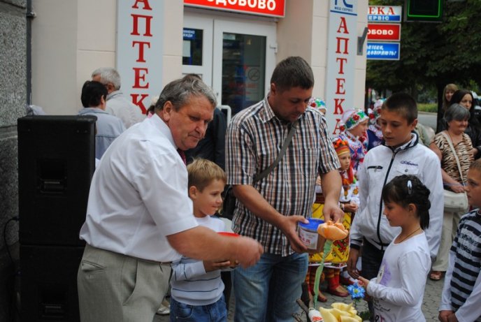 Мер Мукачева офіційно відкрив медовий ярмарок (ФОТО) – 08