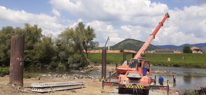 У Мукачеві почали будівництво пішохідного мосту – 05