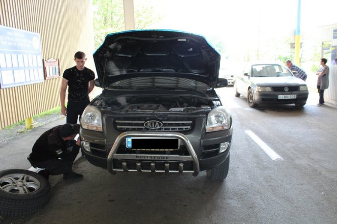 Через цигарки чоловік позбувся своєї автівки – 01