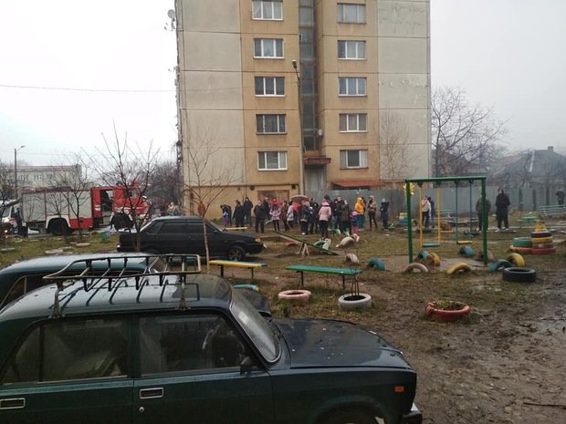 В Ужгороді горів гуртожиток – 07