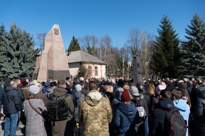 Сьогодні в Ужгороді поховали двох захисників України – 06