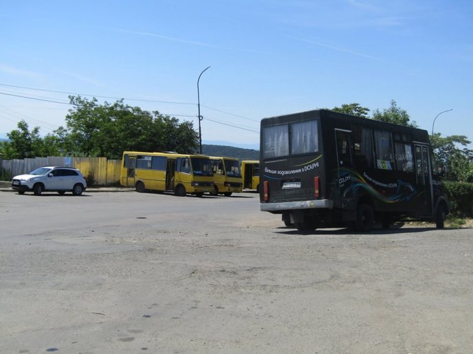 В Ужгороді вирішували, куди перенести стоянку на "БАМі" – 02