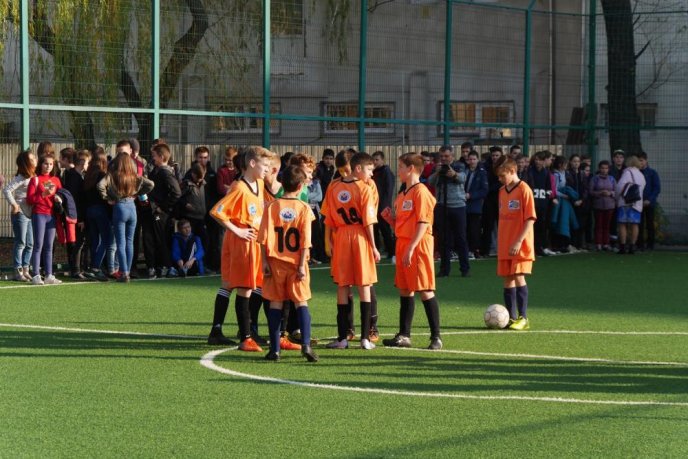 В Ужгороді відкрили новий спортивний майданчик – 02