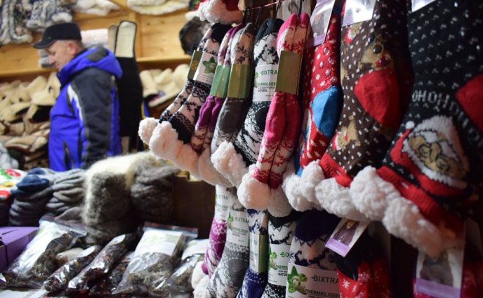 В Ужгороді починає працювати новорічно-різдвяний ярмарок – 05