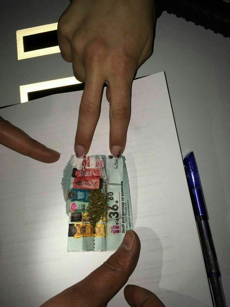 Підозріла поведінка видала наявність у чоловіка наркотиків – 01 Підозріла поведінка видала наявність у чоловіка наркотиків – 01