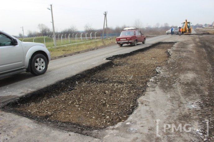 На вулиці Пряшівській-об’їзній почали ліквідовувати тріщини – 12