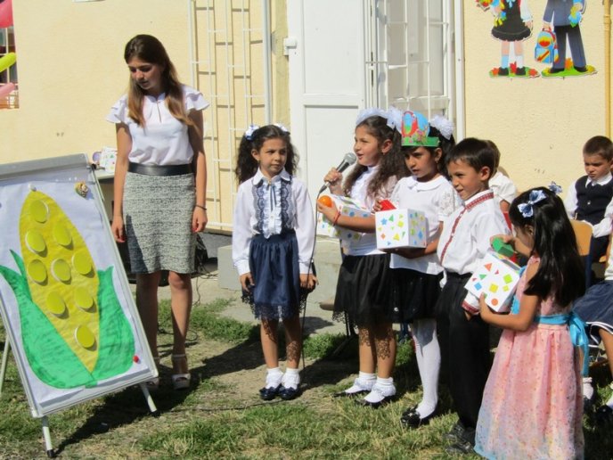 Майже 30 маленьких ромів святкували випускний в Ужгороді – 12