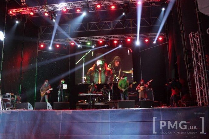 У Мукачеві офіційно відкрили фестиваль "Червене вино-2017" – 03