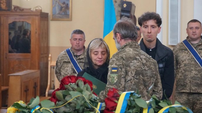 У Мукачеві попрощалися із полеглим Героєм  – 15