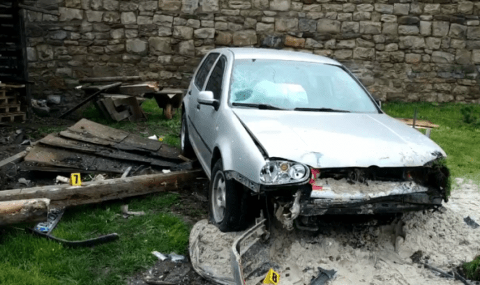 Закарпатський поліцейський потрапив у жахливу ДТП і збив школярку – 01