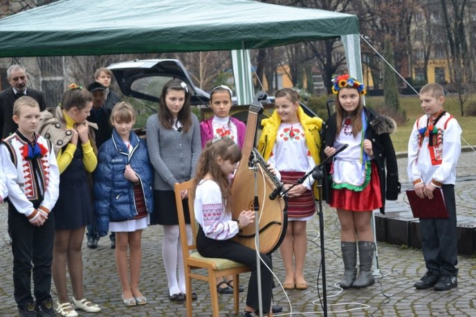 В Ужгороді вшанували пам’ять Тараса Шевченка (ФОТО) – 13
