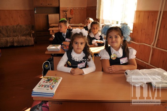 У Мукачівській ЗОШ №7 відбулось урочисте свято Першого дзвоника (ФОТОРЕПОРТАЖ) – 43
