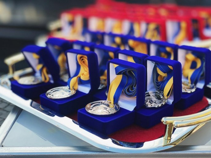 Парад випускників 2020: фото зі святкового дійства – 19