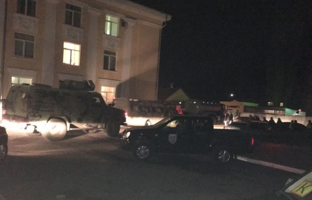 Спецоперація на Закарпатті: стало відомо, у кого вже провели обшуки та що знайшли – 03