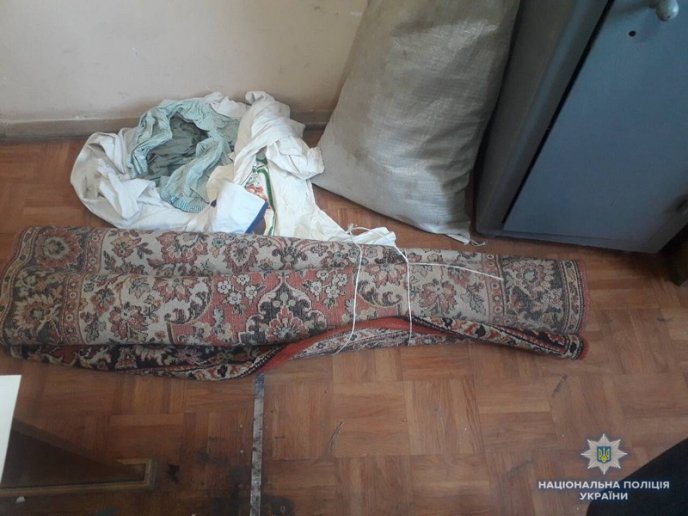 Чоловіка, який проник у чужий будинок, затримали "на гарячому" – 02