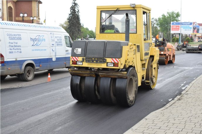 В Ужгороді завершується реконструкція на площі Георгія Кірпи – 04