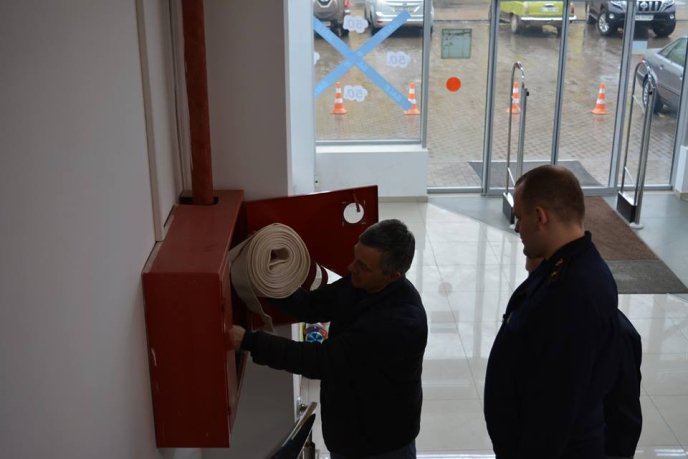 В Ужгороді рятувальники перевіряли один із найбільших торговельно-розважальних комплексів – 04