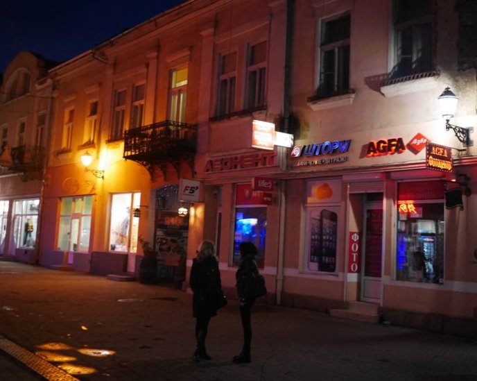 На центральних вулицях Ужгорода відновлено вуличне освітлення – 02