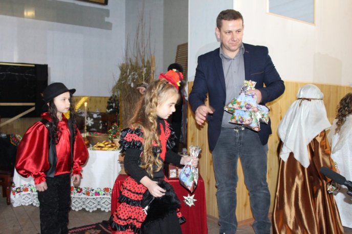 «Різдвяна зіронька» зібрала у Нересниці юних колядників з навколишніх сіл – 08 «Різдвяна зіронька» зібрала у Нересниці юних колядників з навколишніх сіл – 08