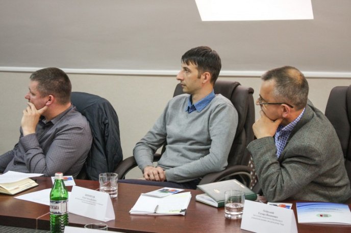 В Ужгороді за «круглим столом» обговорили найактуальніші екологічні проблеми Закарпаття – 08 В Ужгороді за «круглим столом» обговорили найактуальніші екологічні проблеми Закарпаття – 08