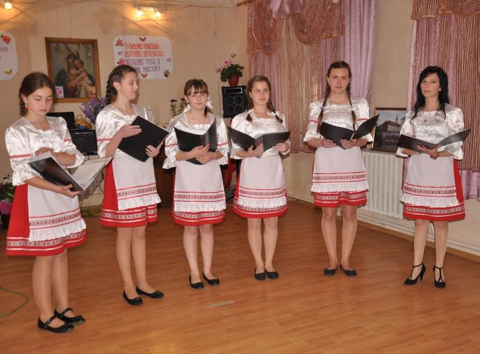 У Мукачеві привітали найдорожчих у світі людей – матерів (ФОТО) – 06