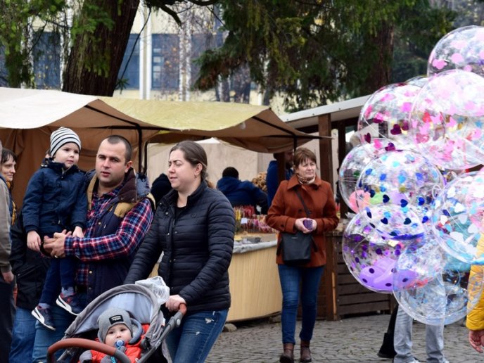 В Ужгороді триває фестиваль молодого вина “Закарпатське Божоле” – 12