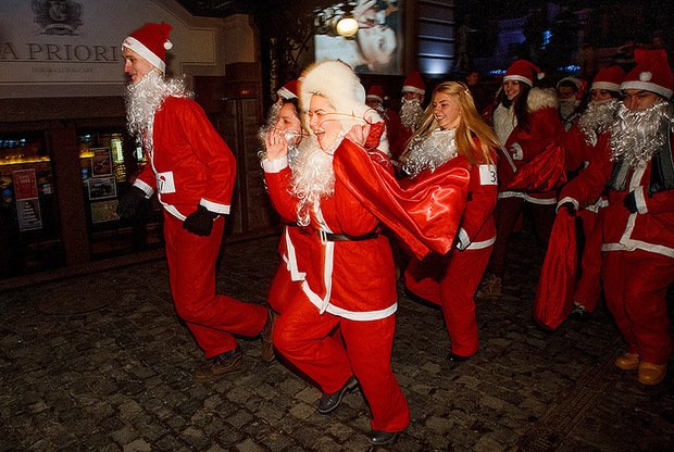 Декілька десятків Миколаїв вчора ввечері в обласному центрі створювали святкову та незабутню атмосферу (ФОТО) – 06