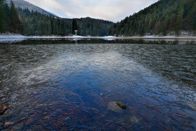 Інтернет-користувачів вразили "зимові" фотографії озера Синевир – 01