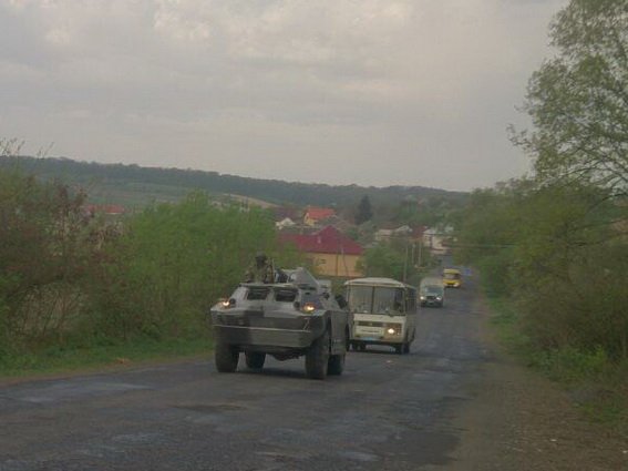 На Рахівщину рушила бойова військова техніка – 02