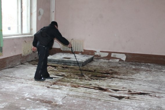 Розбійний напад на автозаправку, захоплення заручників та переговори зі злочинцями: поліцейські розповіли, що насправді відбувалося в Мукачеві – 06