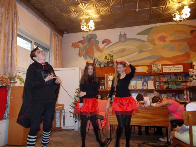 Юні читачі мукачівської бібліотеки зустріли святого Миколая (ФОТО) – 06
