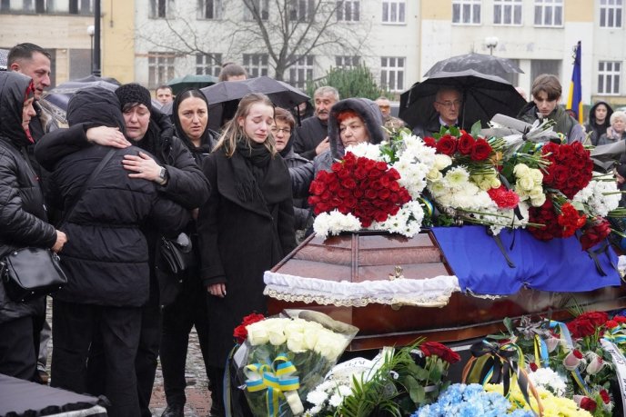 В Ужгороді поховали 24-річного захисника – 03