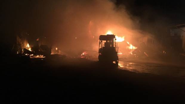 У Мукачеві вночі трапилась велика пожежа – 02 У Мукачеві вночі трапилась велика пожежа – 02
