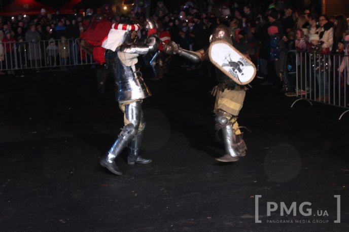 Яскраве святкування Дня святого Мартина у Мукачеві: парад ліхтариків, лицарські бої та вогняне шоу – 99 Яскраве святкування Дня святого Мартина у Мукачеві: парад ліхтариків, лицарські бої та вогняне шоу – 99