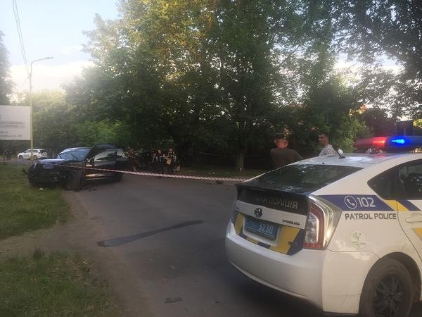 Лікарі не дають жодних прогнозів: в Ужгороді сталася аварія – 02