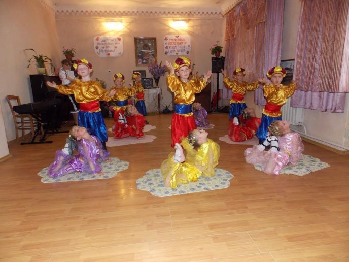 У Мукачеві привітали найдорожчих у світі людей – матерів (ФОТО) – 04