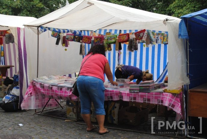 У Мукачеві відкрився шкільний ярмарок – 12 У Мукачеві відкрився шкільний ярмарок – 12