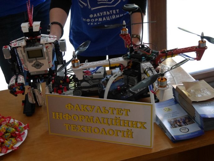 В УжНУ влаштували «День відкритих дверей» – 17