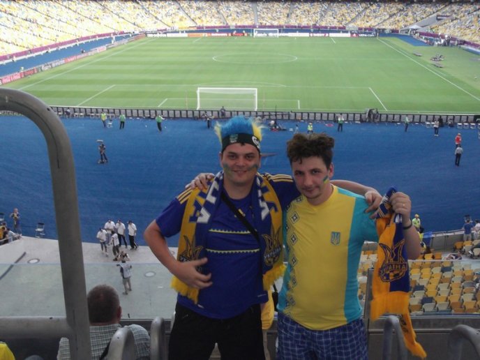 Мукачівці підтримували збірну України на "Олімпійському" (ФОТОРЕПОРТАЖ)  – 14