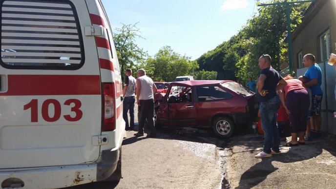 У Великій Копані зіткнулись "Hyundai" та "Лада": є постраждалі – 01