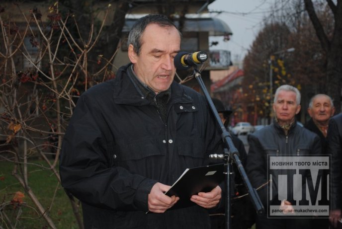 Мукачівці помолились за невинних жертв Голодомору 1932-33-х років (ФОТОРЕПОРТАЖ) – 09 Мукачівці помолились за невинних жертв Голодомору 1932-33-х років (ФОТОРЕПОРТАЖ) – 09