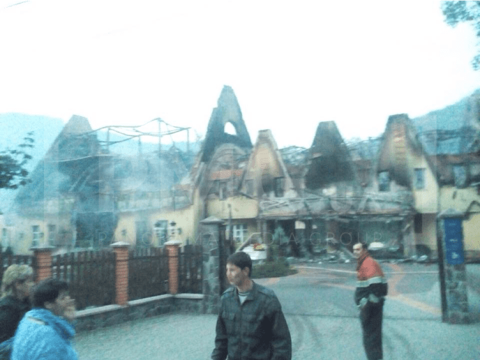 Ексклюзивні фото із пожежі у туристичному комплексі "Belle Royalle" на Мукачівщині – 09