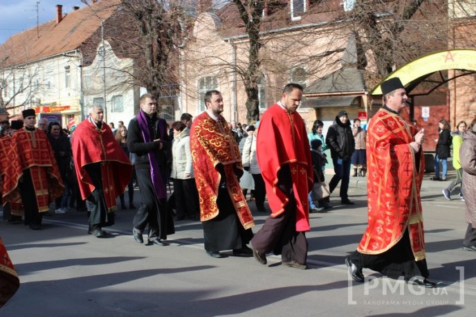 У Мукачеві католики двох обрядів пройшли Хресну Дорогу – 03 У Мукачеві католики двох обрядів пройшли Хресну Дорогу – 03