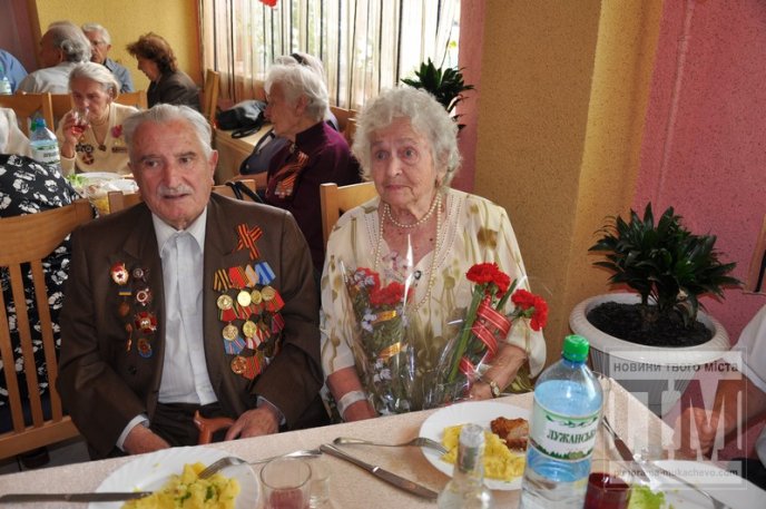 Мер Мукачева випив з ветеранами "фронтові" 100 грам (ФОТО) – 18