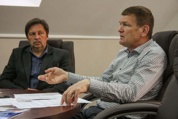 В Ужгороді за «круглим столом» обговорили найактуальніші екологічні проблеми Закарпаття – 02 В Ужгороді за «круглим столом» обговорили найактуальніші екологічні проблеми Закарпаття – 02