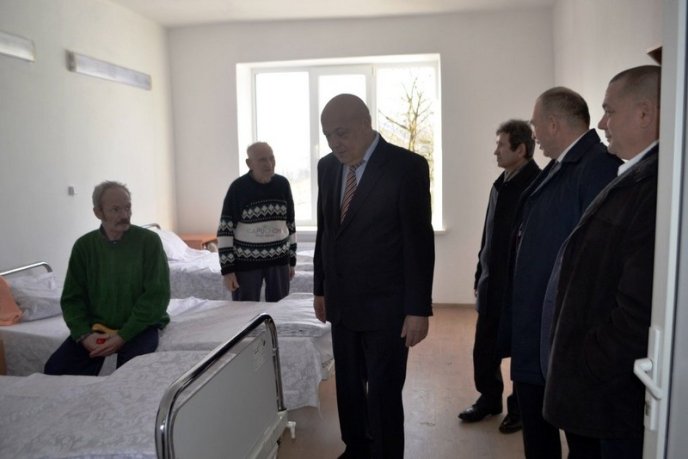 На Закарпатті відкрили лікарню, яку розпочали будувати ще 37 років тому – 08