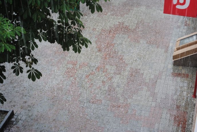 Мукачевом пронісся сильний град (ФОТО) – 06