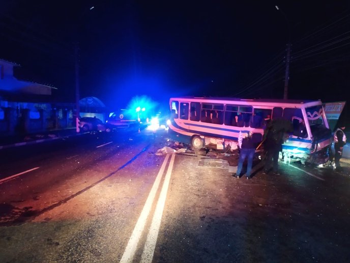 ЗМІ повідомляють, що автобус сполученням Коломия-Мукачево потрапив у ДТП – 04 ЗМІ повідомляють, що автобус сполученням Коломия-Мукачево потрапив у ДТП – 04